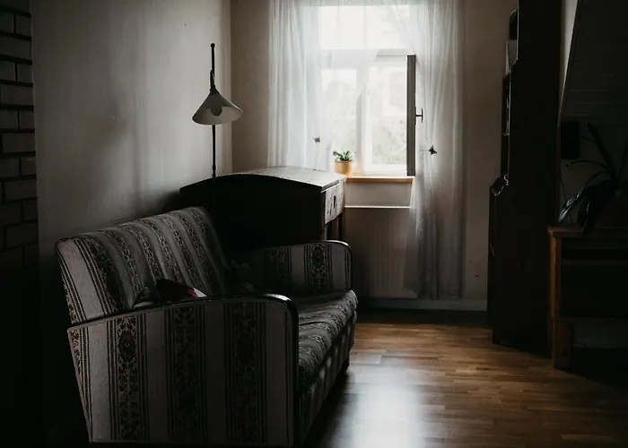 Проживание в семье Tiiker