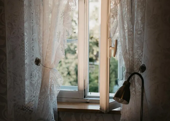 Проживание в семье Tiiker